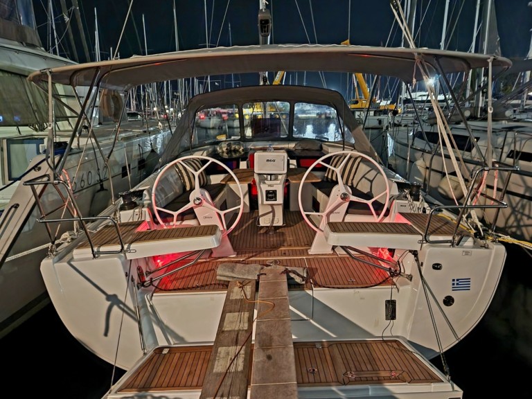 Charter a Hanse Hanse 418 in Nydri on Samboat