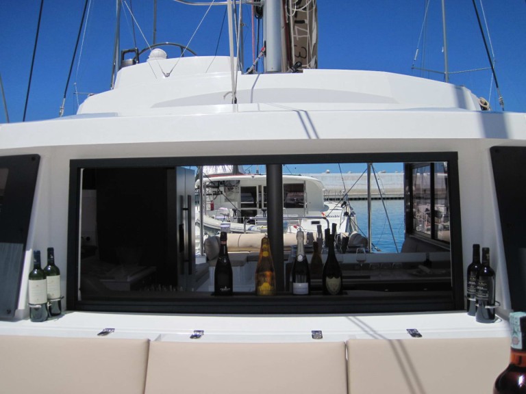 Hire Catamaran Bali with a boat licence