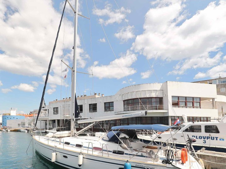 Charter a Bavaria Bavaria 50 Cruiser in Zadar on Samboat