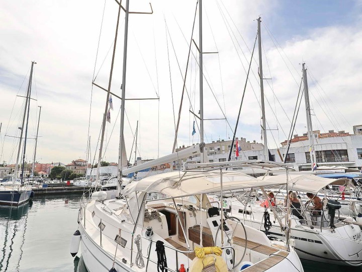 Sailboat to hire Zadar at the best price