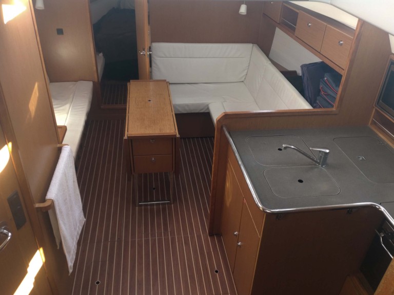 Yacht charter Alimos - Bavaria Cruiser 36 on SamBoat