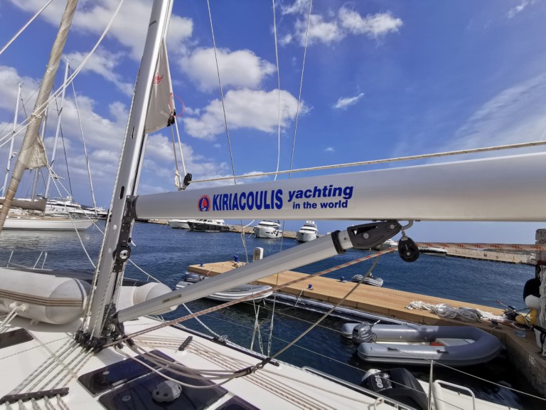 Hire Sailboat Bavaria with a boat licence