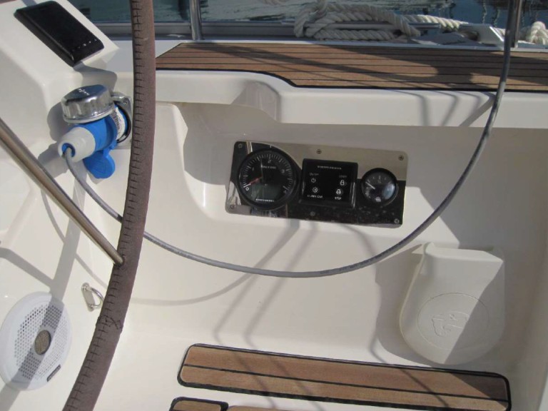 Sailboat to hire Capo d'Orlando at the best price