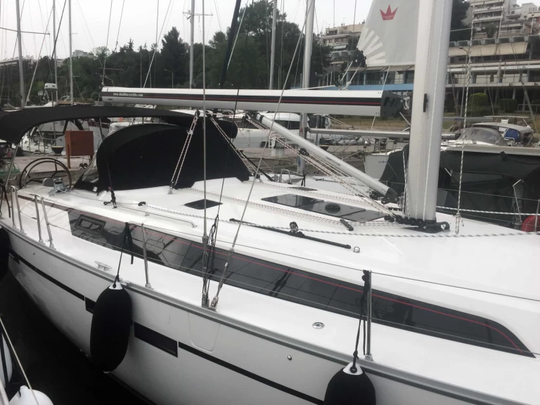Sailboat hire in Skiathos - Bavaria Cruiser 46