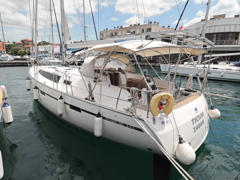 Sailboat hire in Zadar - Bavaria Cruiser 46