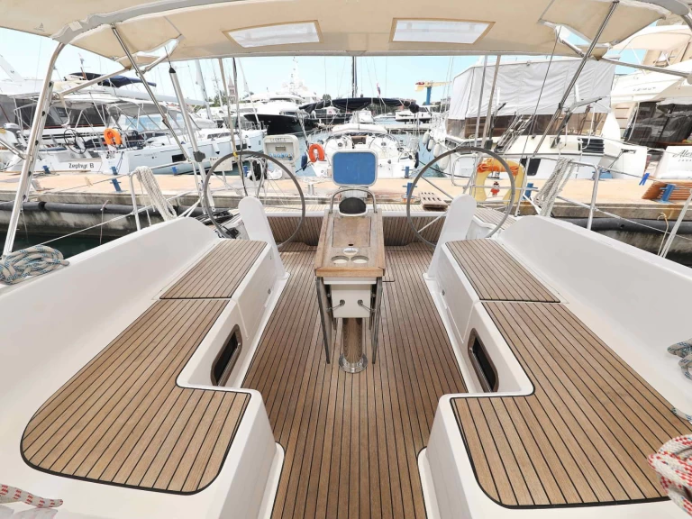 Hire Sailboat with or without skipper Bavaria Zadar