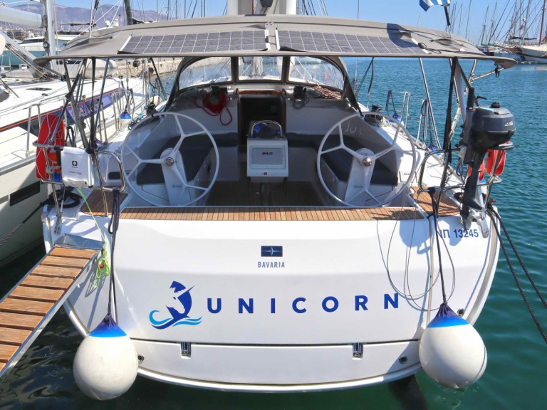 Charter a Bavaria Cruiser 46 in Alimos on Samboat