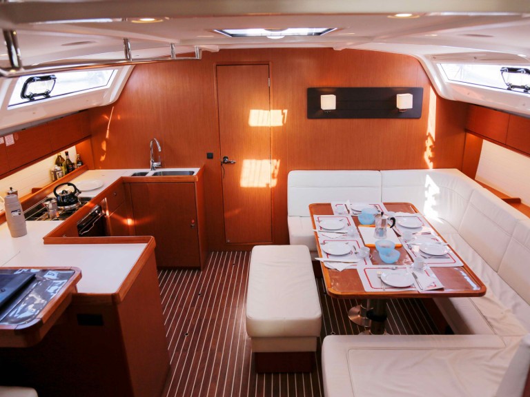 Hire Sailboat with or without skipper Bavaria Portisco