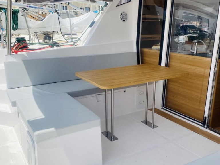 Yacht hire Portisco cheap C Cat 37