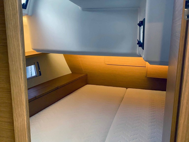 Yacht hire Agropoli cheap Dufour 470