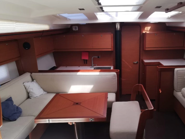 Sailboat to hire Kalkara at the best price