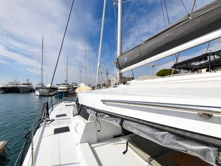 Yacht hire Zadar cheap Astrea 42