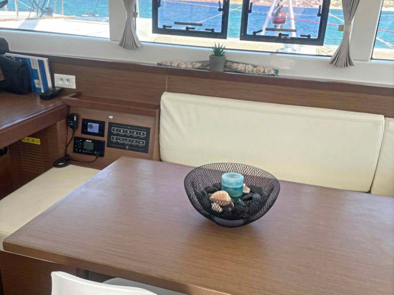 Yacht hire Paros (Island) cheap Lagoon 40