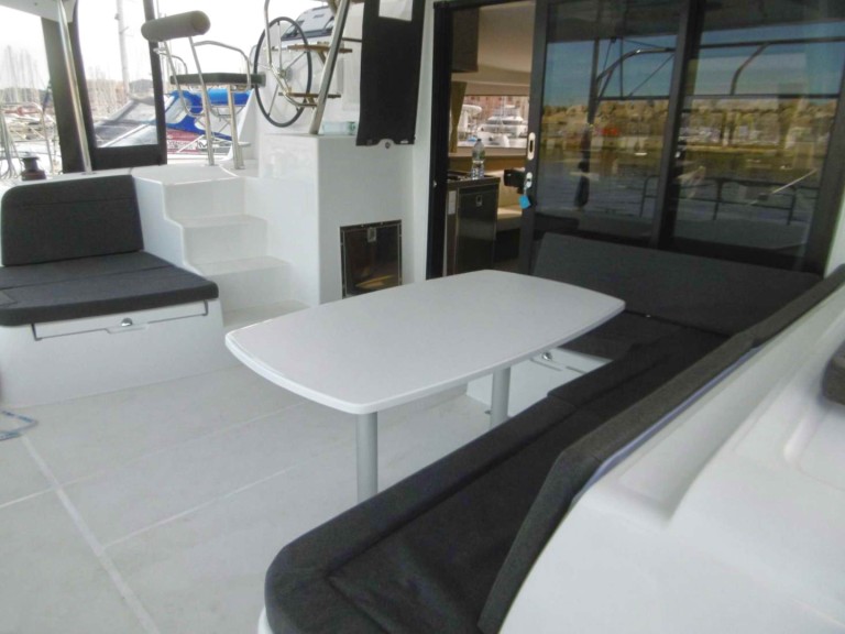 Hire Catamaran with or without skipper Lagoon Bormes-les-Mimosas