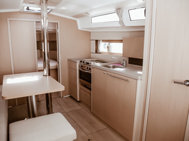 Sailboat hire in Punta Ala - Bénéteau Oceanis 38.1