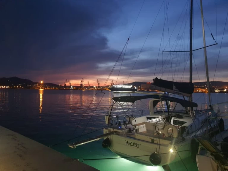 Sailboat to hire Deme of Volos at the best price