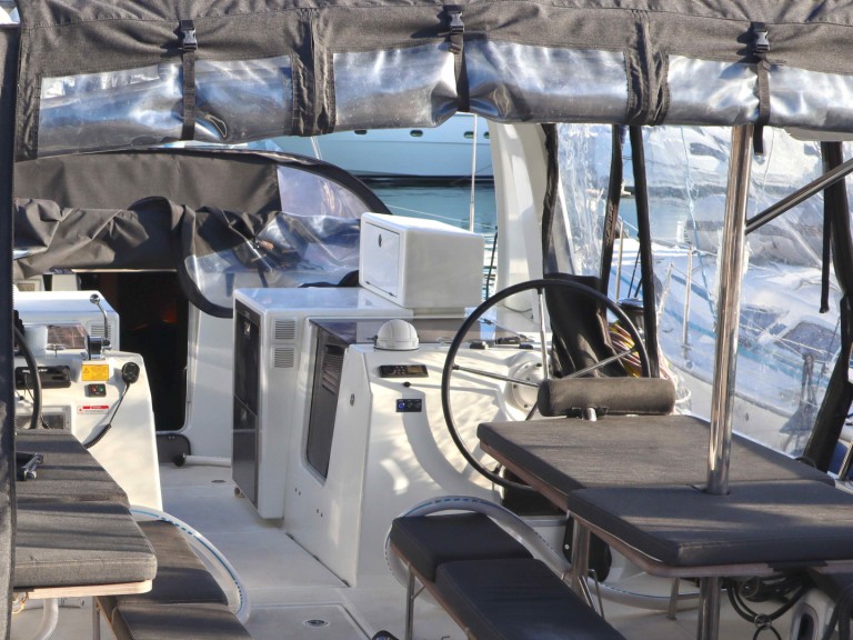 Yacht hire Alimos cheap Sun Loft 47