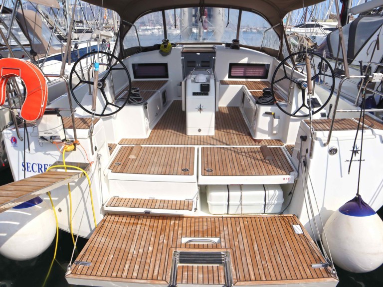Jeanneau Sun Odyssey 490 charter bareboat or skippered in  Alimos