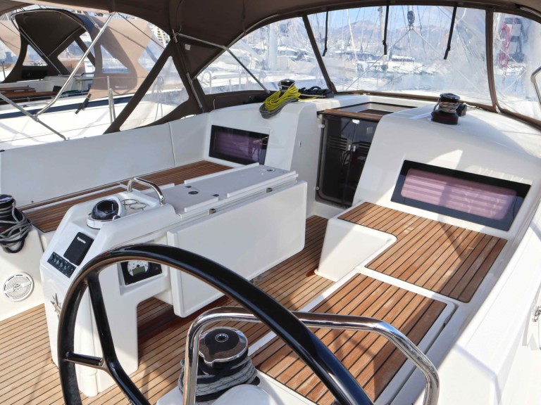 Hire a Jeanneau Sun Odyssey 490 Alimos