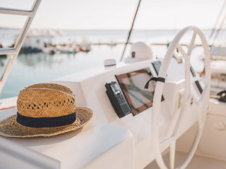 Charter a Bali Bali 5.4 in Salerno on Samboat