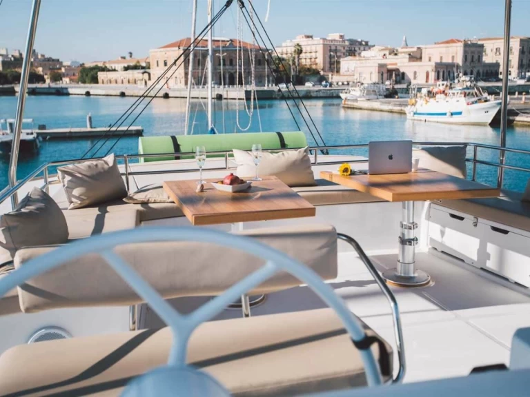 Charter a Bali Bali 5.4 in Capo d'Orlando on Samboat