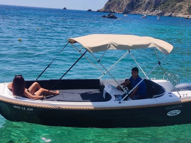 Hire a Assos T-Assos Palaiokastrítsa