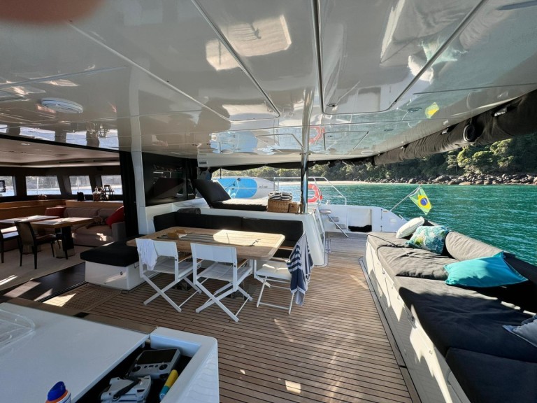 Catamaran hire in Verolme - Lagoon Lagoon 620