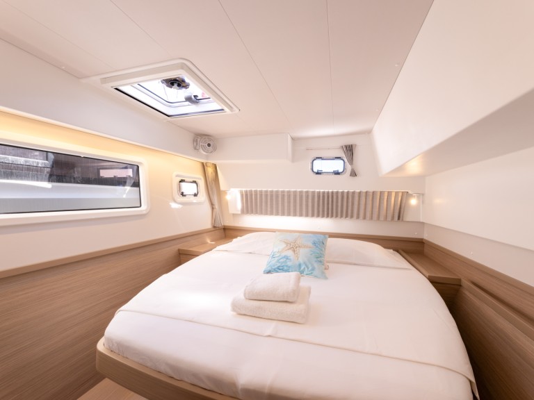 Charter a Lagoon Lagoon 42 in Rogoznica on Samboat