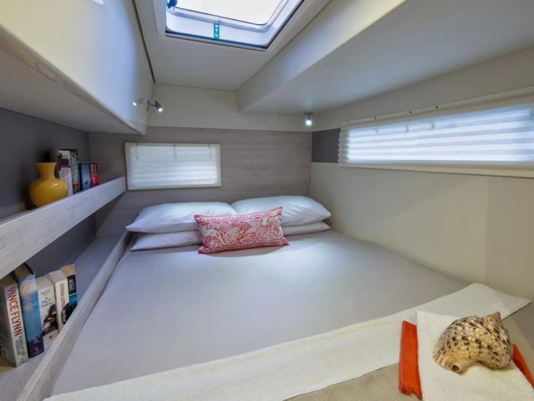 Yacht hire Préveza cheap Leopard 434 PC