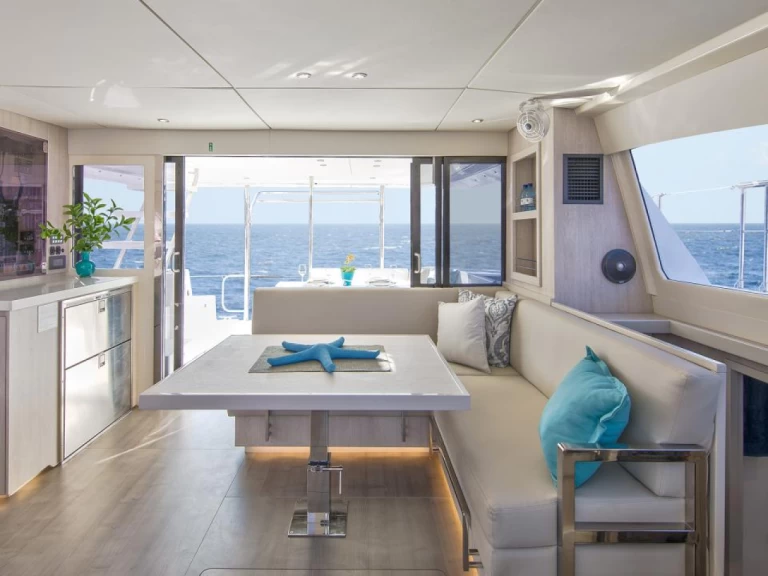 Charter a Leopard Leopard 434 PC in Préveza on Samboat