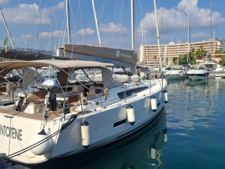 Charter a Dufour Dufour 430 Grand Large in Furnari on Samboat