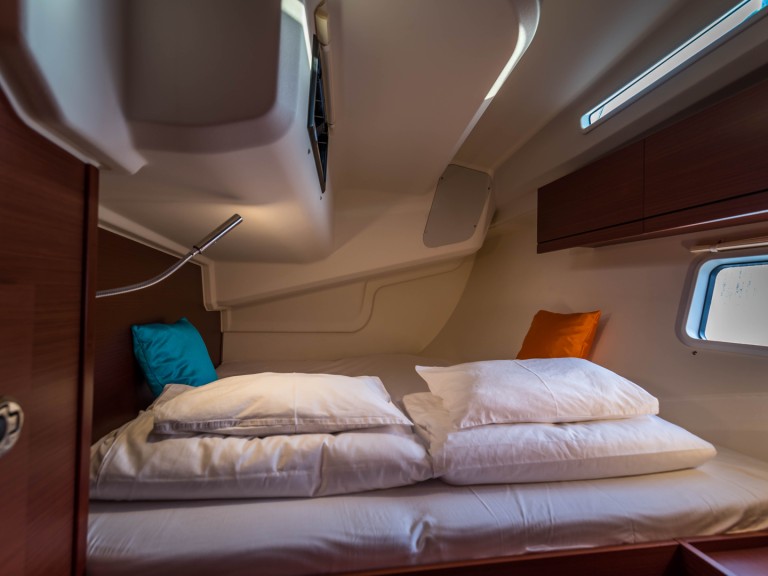 Hire Sailboat with or without skipper Hanse Medulin