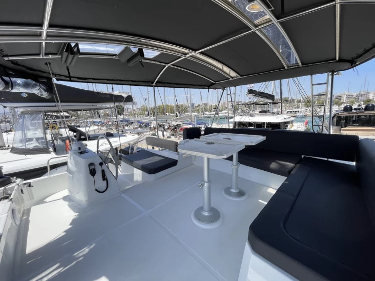 Charter a Bali Bali 4.8 in Alimos on Samboat