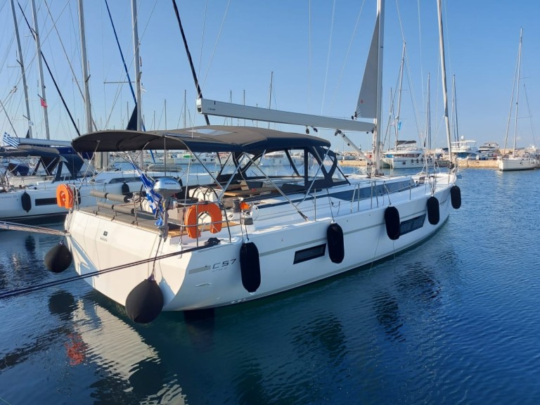 Charter a Bavaria Bavaria C57 in Alimos on Samboat