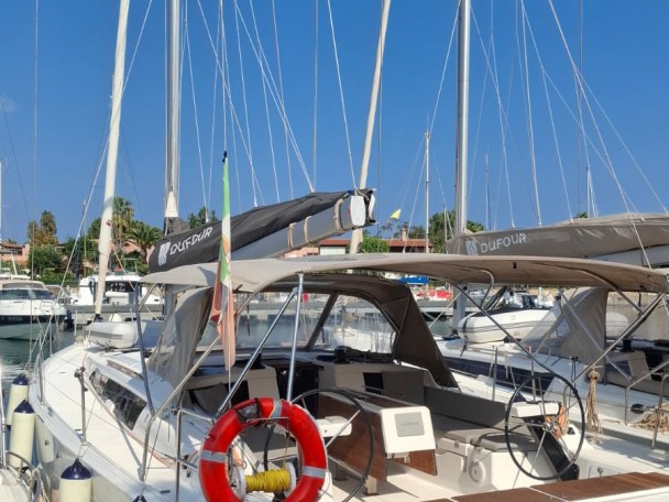 Sailboat to hire Furnari at the best price