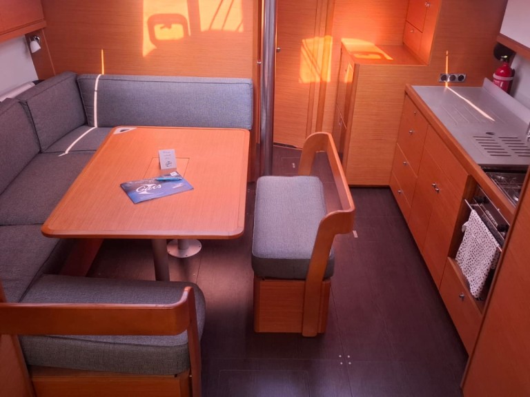 Charter a Dufour Dufour 430 Grand Large in Furnari on Samboat