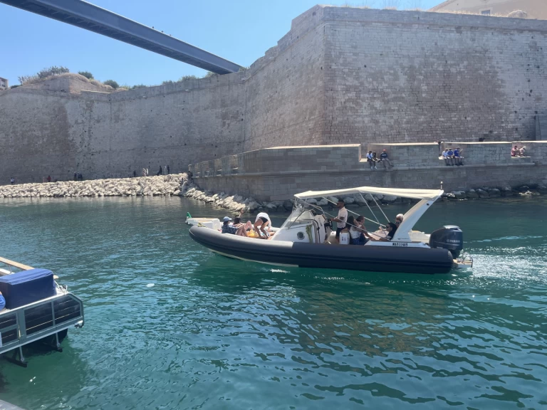 Blu and blu italy 620 confort charter bareboat or skippered in  Marseille