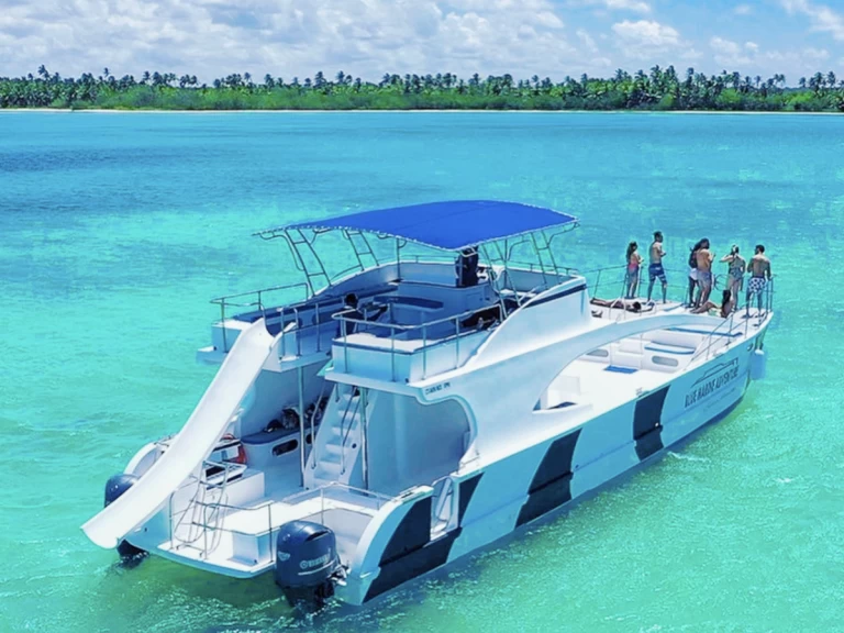 Charter a Bavaria BMB 380 in Punta Cana on Samboat
