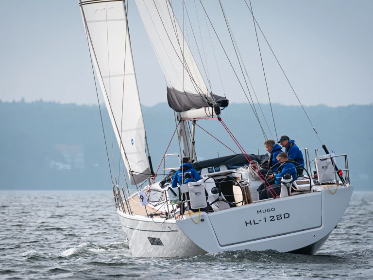 Hire Sailboat Dehler with a boat licence