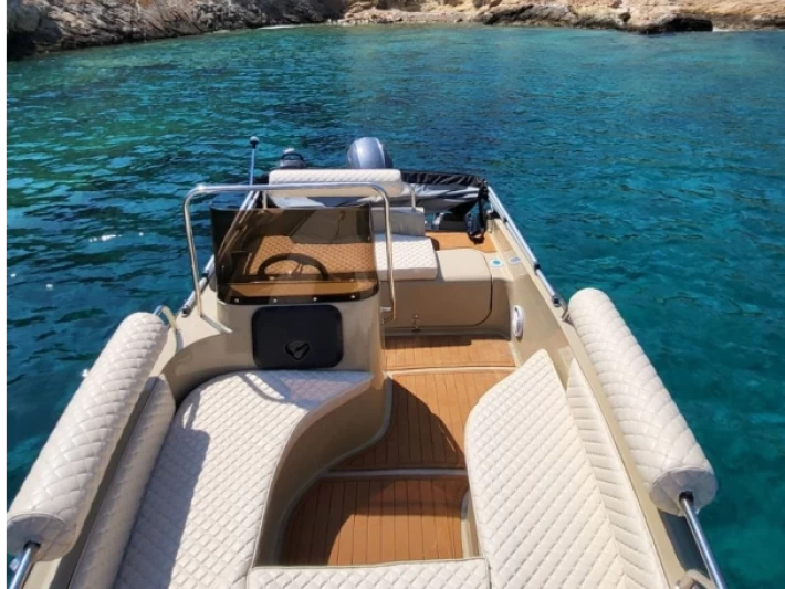 Yacht charter Glyfada - ISATEK TEKNE COBRA 495 on SamBoat