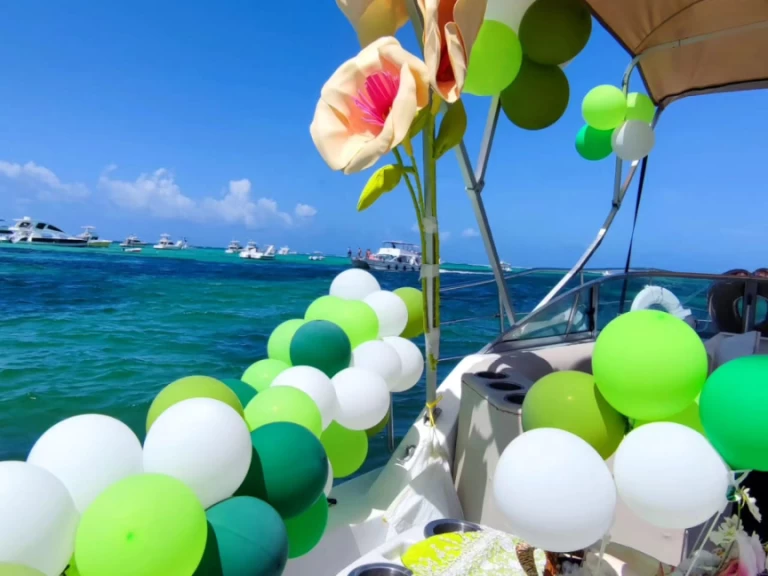 Yacht charter Bávaro - Rinker Rinker on SamBoat