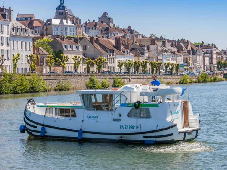 Charter a Pénichette Pénichette 1020 FR in Bram on Samboat