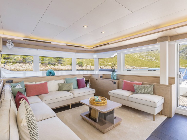 Catamaran hire in Alimos - Lagoon Lagoon 60