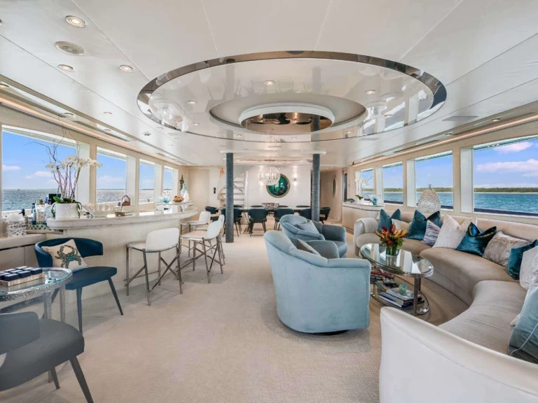 Hire Luxury Yacht with or without skipper Westship Saint Martin