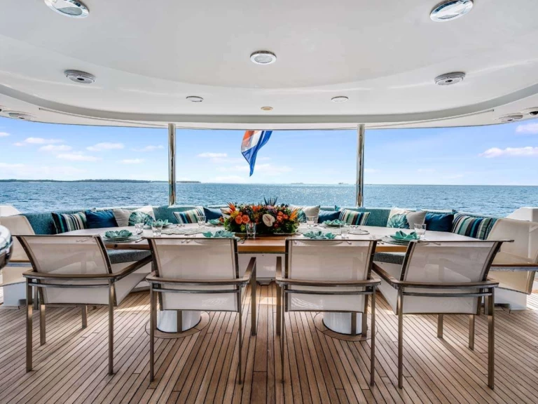 Charter a Westship CUPCAKE in Saint Martin on Samboat