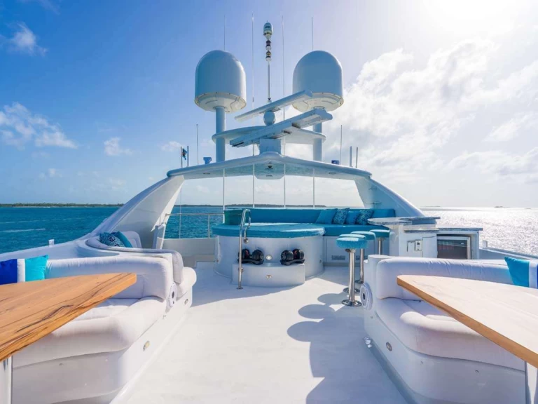 Hire Luxury Yacht with or without skipper Westship Saint Martin