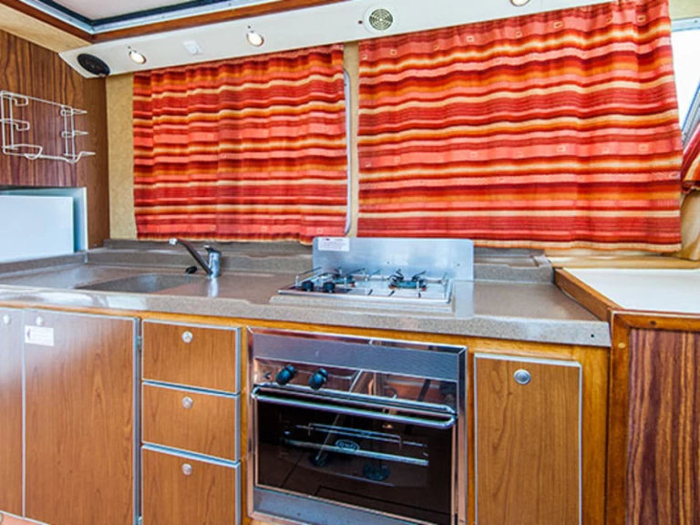 Yacht charter Bram - Pénichette Pénichette 1120 FR on SamBoat