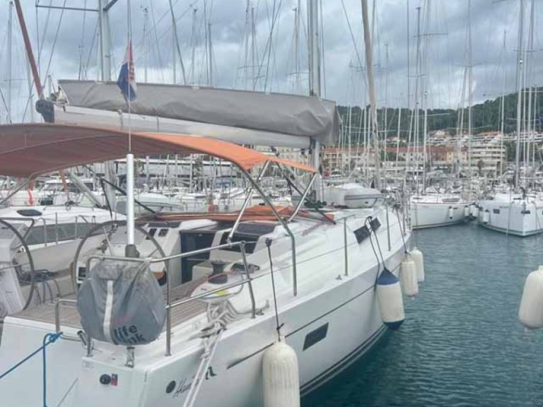 Sailboat hire in Pula - Hanse Hanse 455