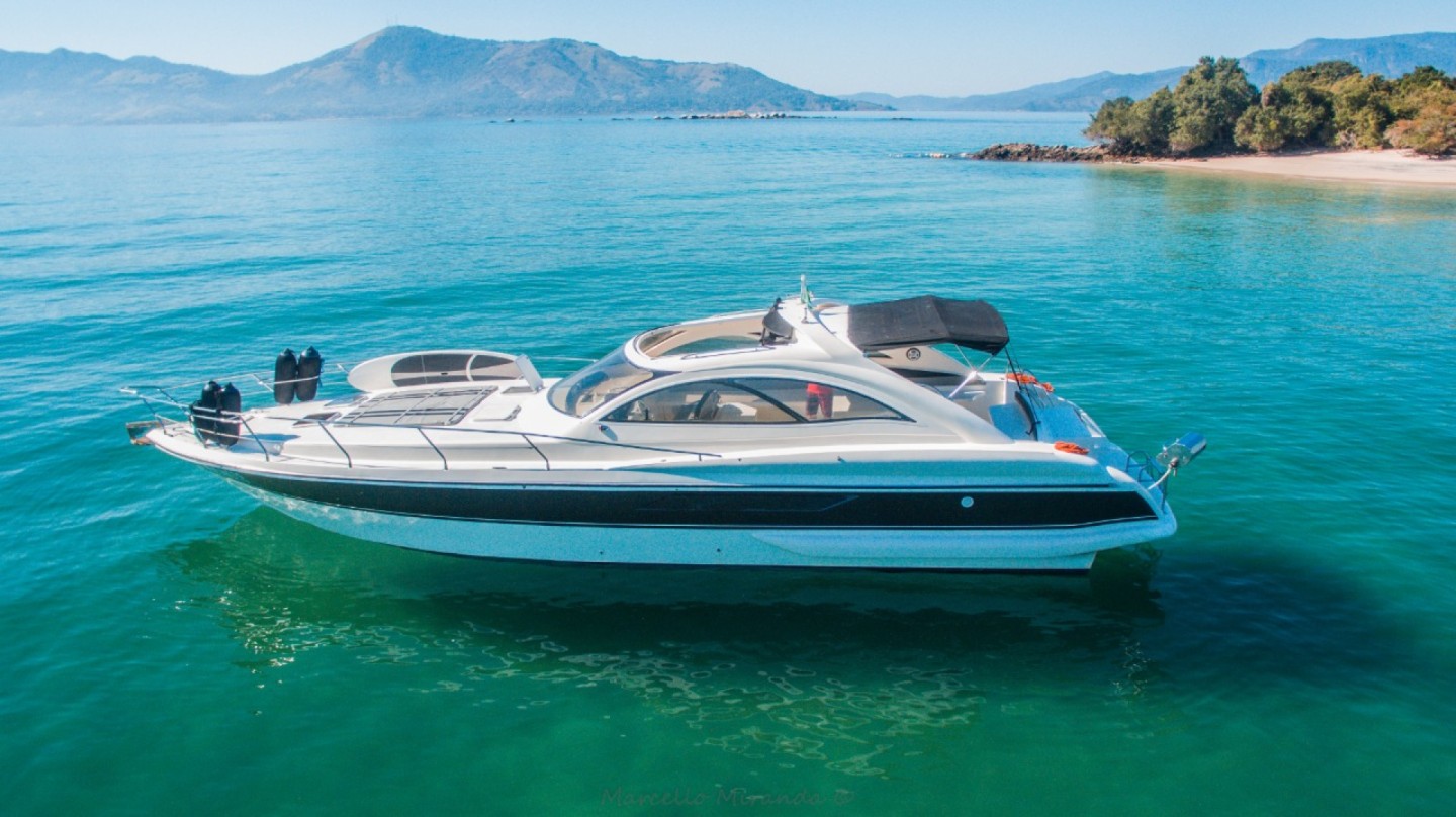 Hire a Luxury Yacht Pershing 57 feets in Rio de Janeiro (Nossa!) | SamBoat