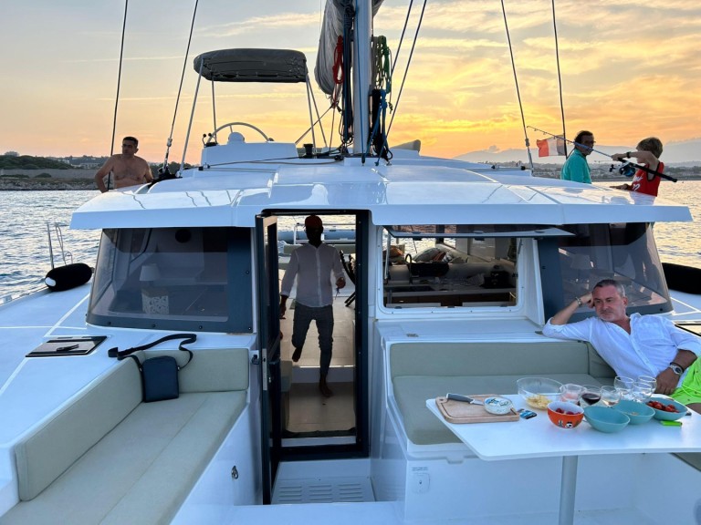 Yacht hire Cannes cheap Bali 4.2